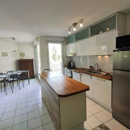 Apartment F3 63m2, Piscine, Terrasse, Parking, 20 Min Plages *