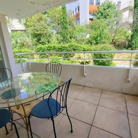 F3 63m2, Piscine, Terrasse, Parking, 20 Min Plages